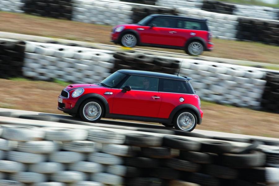  Mini Cooper JCW Clubman 2009 года  (фото 14 из 41)